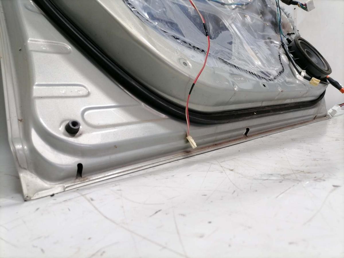 Toyota Avensis T25 original Tür vorn links 6T1 Olive Bj.2004